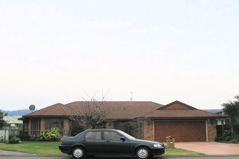 Photo of property in 16 Knightsbridge Place, Taradale, Napier, 4112