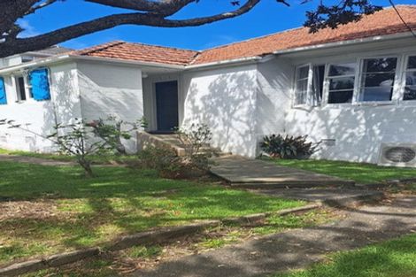 Photo of property in 325 Lake Road, Hauraki, Auckland, 0622