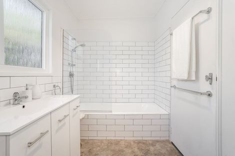 Photo of property in 1/24 Lambley Road, Titahi Bay, Porirua, 5022