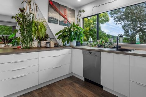 Photo of property in 40 Gledstane Road, Stanmore Bay, Whangaparaoa, 0932