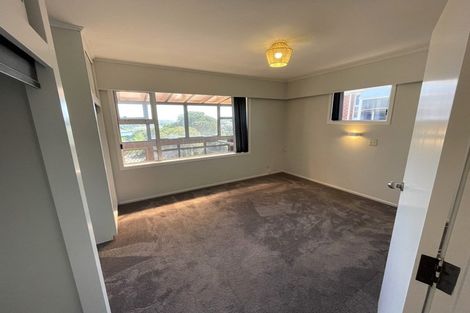 Photo of property in 27 Mana View Road, Paremata, Porirua, 5026