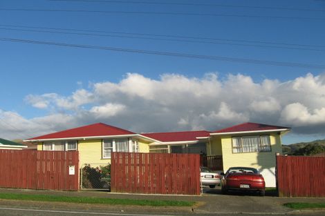 Photo of property in 102 Castor Crescent, Cannons Creek, Porirua, 5024