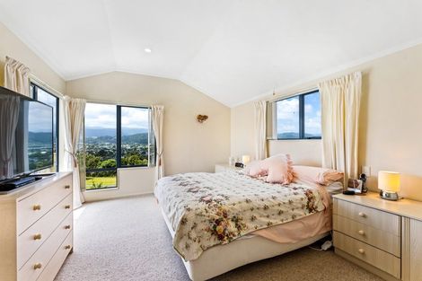 Photo of property in 5 Birkinshaw Grove, Riverstone Terraces, Upper Hutt, 5018