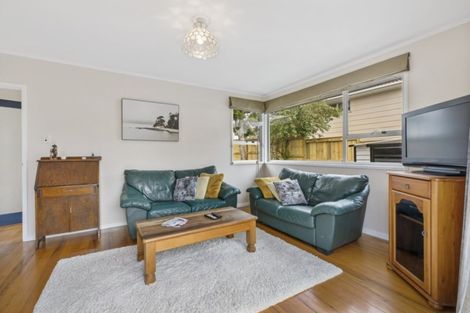 Photo of property in 56 Judkins Crescent, Cockle Bay, Auckland, 2014