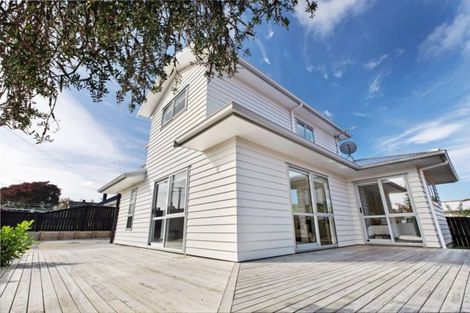 Photo of property in 30 Orchard Rise, Rosehill, Papakura, 2113