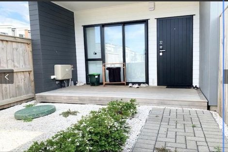 Photo of property in 32 Morihana Close, Glen Eden, 0602