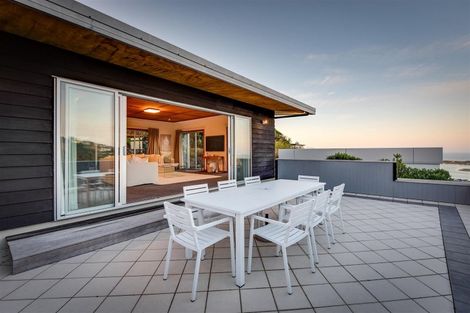 Photo of property in 25 Challenger Lane, Redcliffs, Christchurch, 8081