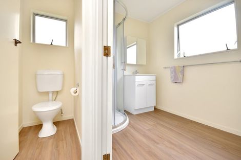 Photo of property in 25a West Harbour Drive, West Harbour, Auckland, 0618