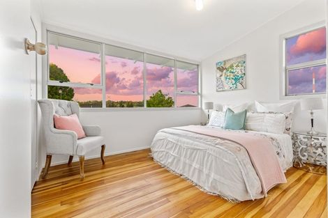 Photo of property in 18 Waimumu Road, Massey, Auckland, 0614