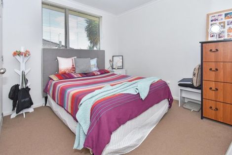 Photo of property in 15 Morewa Place, Takanini, 2112