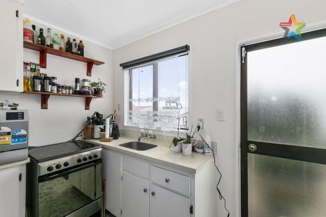 Photo of property in 6a Mossburn Grove, Kelson, Lower Hutt, 5010