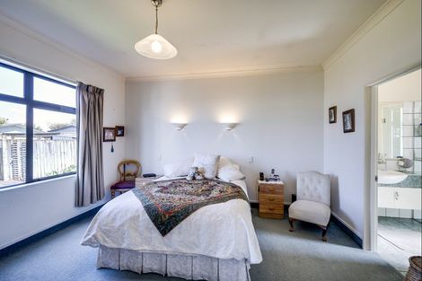 Photo of property in 106 Stortford Street, Saint Leonards, Hastings, 4120