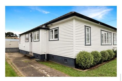 Photo of property in 17 Hall Crescent, Epuni, Lower Hutt, 5011