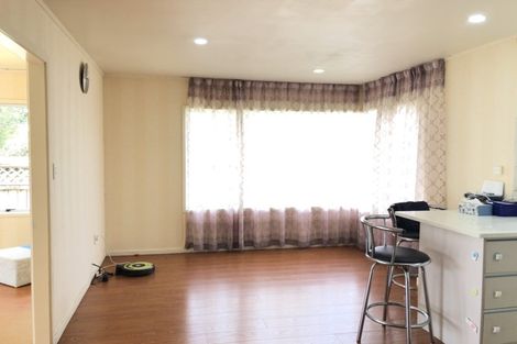 Photo of property in 2/66 Buscomb Avenue, Henderson, Auckland, 0610