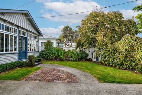 Photo of property in 17 Connolly Street, Boulcott, Lower Hutt, 5010