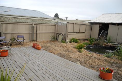 Photo of property in 22 Timaru Road, Waimate, 7924