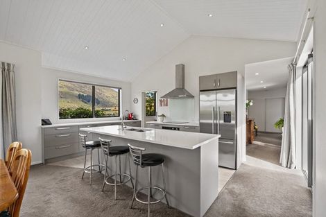 Photo of property in 38 Judge And Jury Drive, Lake Hayes, Queenstown, 9304