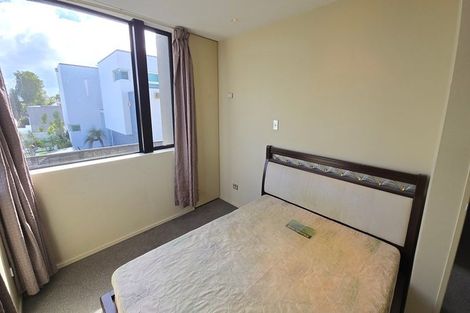 Photo of property in 1/126 Clovelly Road, Bucklands Beach, Auckland, 2012