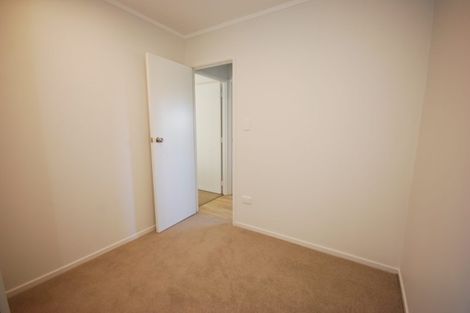 Photo of property in 1/52 Knightsbridge Drive, Forrest Hill, Auckland, 0620