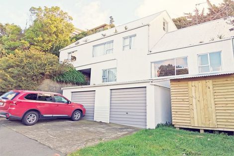 Photo of property in 16 Chartwell Drive, Crofton Downs, Wellington, 6035