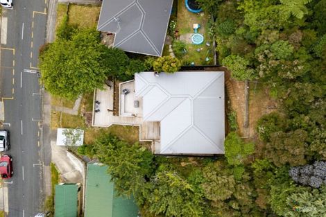 Photo of property in 16 Manor Drive, Stokes Valley, Lower Hutt, 5019