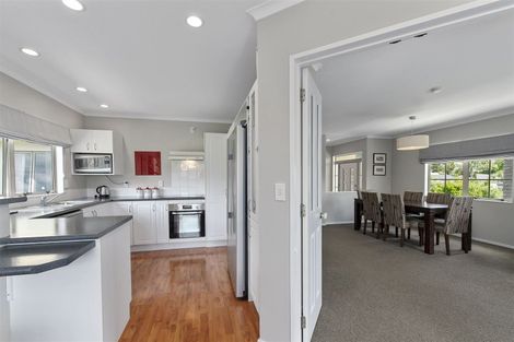 Photo of property in 10 Westminster Gardens, Unsworth Heights, Auckland, 0632