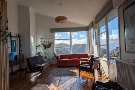 Photo of property in 33 Ranui Crescent, Khandallah, Wellington, 6035