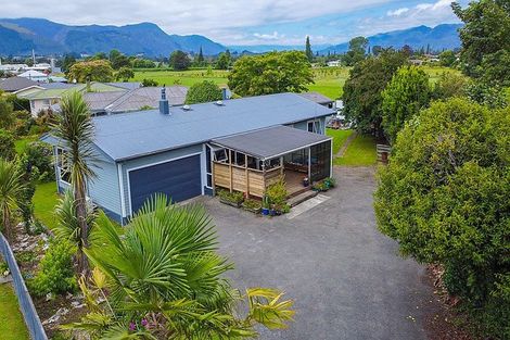Photo of property in 30 Meihana Street, Takaka, 7110