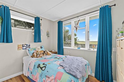 Photo of property in 9 Mary Keane Lane, Parakai, 0830