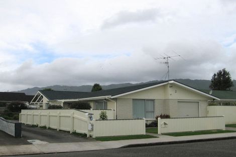 Photo of property in 9b Rawene Street, Waikanae, 5036
