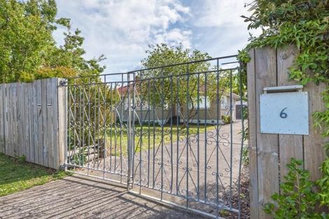 Photo of property in 6 Gill Avenue, Te Atatu Peninsula, Auckland, 0610