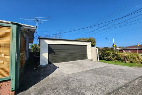 Photo of property in 97 Rathgar Road, Henderson, Auckland, 0610