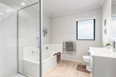 Photo of property in 20a Tuaia Street, Pyes Pa, Tauranga, 3112