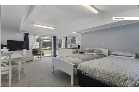 Photo of property in 43 Archmillen Avenue, Pakuranga Heights, Auckland, 2010