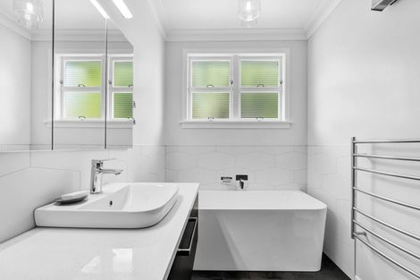 Photo of property in 223 Powderham Street, New Plymouth, 4310