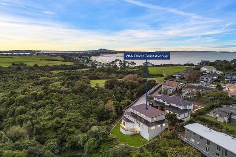 Photo of property in 28a Oliver Twist Avenue, Mellons Bay, Auckland, 2014