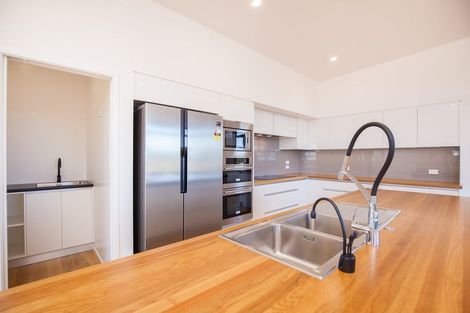 Photo of property in 41 Veale Road, Frankleigh Park, New Plymouth, 4371