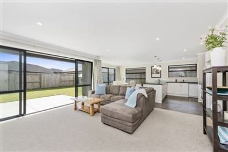 Photo of property in 8 Hebe Crescent, Papamoa Beach, Papamoa, 3118