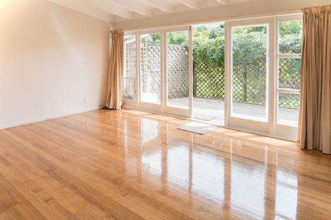 Photo of property in 4/19 Montana Avenue, Murrays Bay, Auckland, 0630