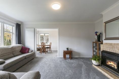 Photo of property in 15 Peel Place, Wainuiomata, Lower Hutt, 5014