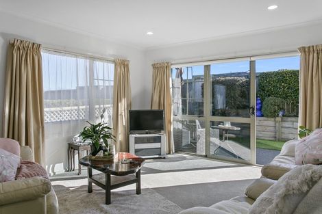 Photo of property in 26 Lakeridge Close, Rangatira Park, Taupo, 3330