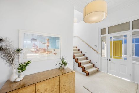 Photo of property in 18 Central Terrace, Kelburn, Wellington, 6012