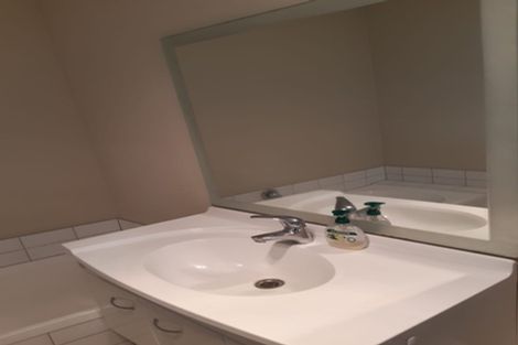 Photo of property in 9/64 Kawaha Point Road, Kawaha Point, Rotorua, 3010