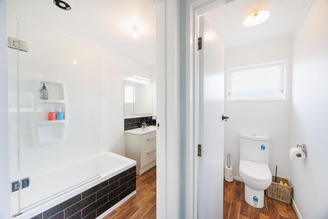 Photo of property in 21 Acacia Street, Kelvin Grove, Palmerston North, 4414