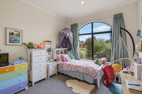 Photo of property in 166 Milne Drive, Paraparaumu, 5032