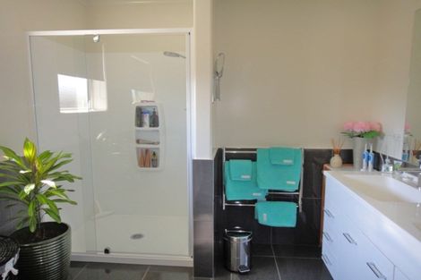 Photo of property in 6 Ara Kahika Lane, One Tree Point, 0118