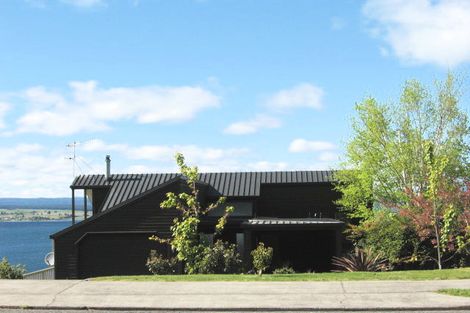 Photo of property in 73 Wakeman Road, Acacia Bay, Taupo, 3330