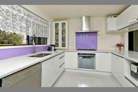 Photo of property in 33 Sequoia Place, Sunnynook, Auckland, 0620