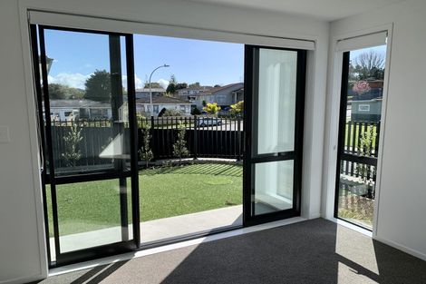 Photo of property in 1/3 Fairdale Place, Birkdale, Auckland, 0626