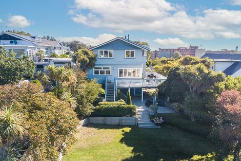 Photo of property in 7 Hackthorne Road, Cashmere, Christchurch, 8022